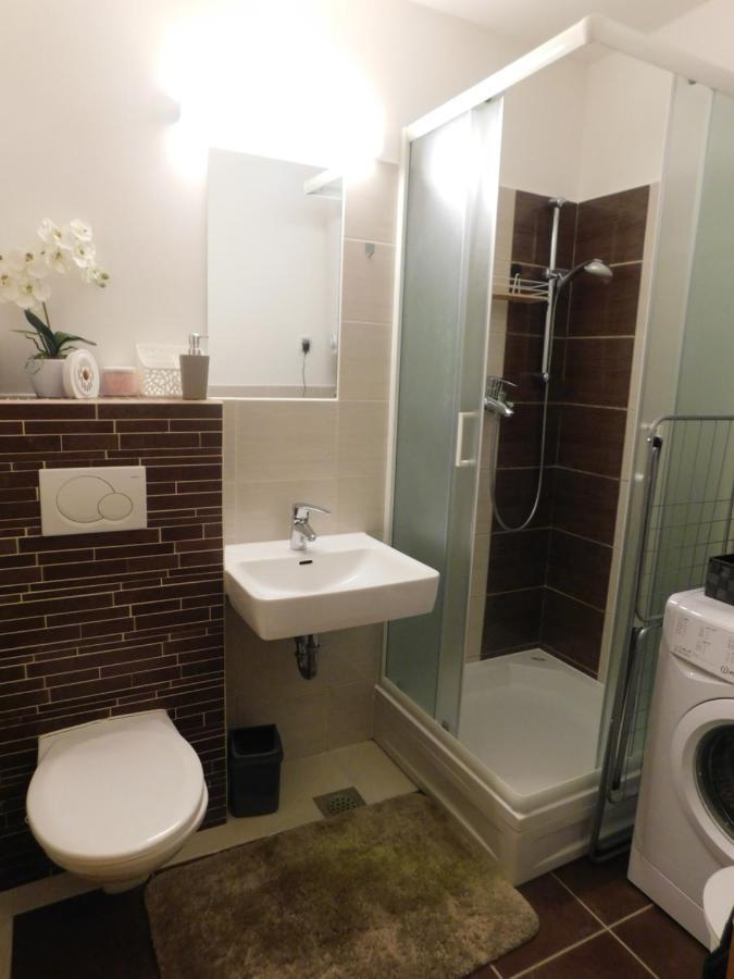 Modern Center Studio Under The Castle V Apartment Любляна Екстериор снимка