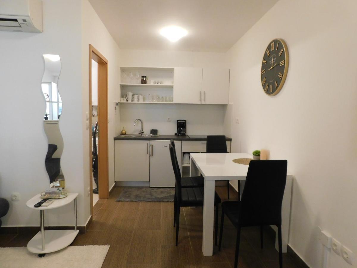 Modern Center Studio Under The Castle V Apartment Любляна Екстериор снимка