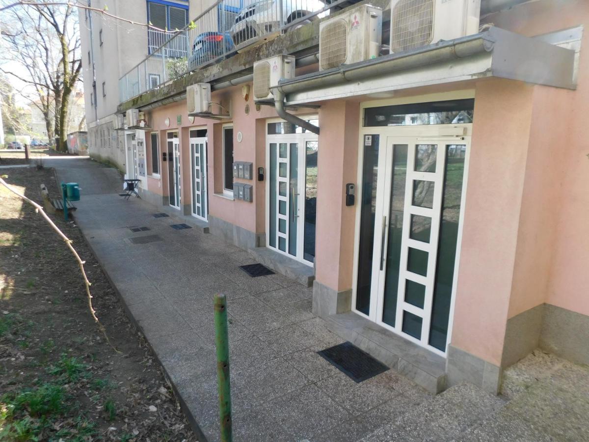 Modern Center Studio Under The Castle V Apartment Любляна Екстериор снимка